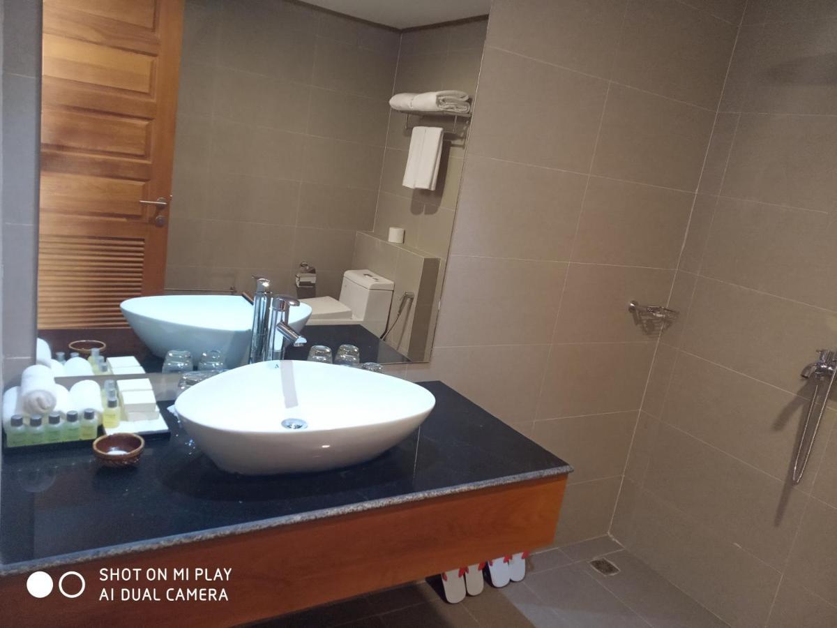 Ngapali Win Hotel Bagian luar foto